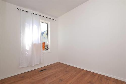 530 Simcoe St, Winnipeg, MB 