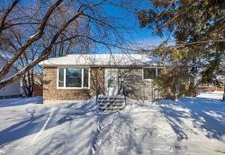 1067 Baudoux PL  Winnipeg, MB R2J 2B6