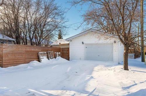 1067 Baudoux Pl, Winnipeg, MB 