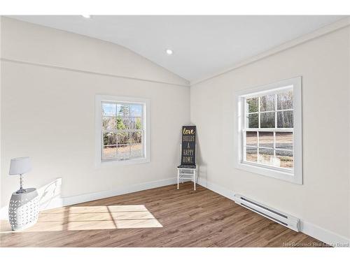 19 Slope Rd, Minto, NB 