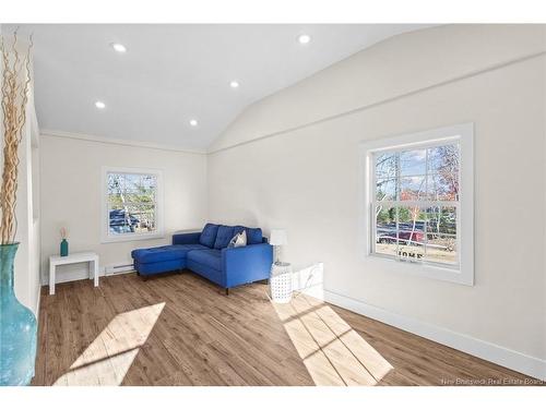 19 Slope Rd, Minto, NB 