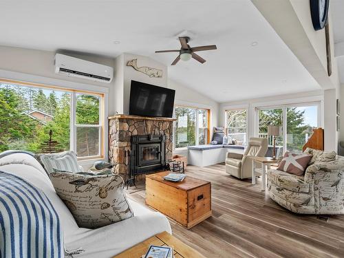 42 Goldfinch Lane, Heckmans Island, NS 