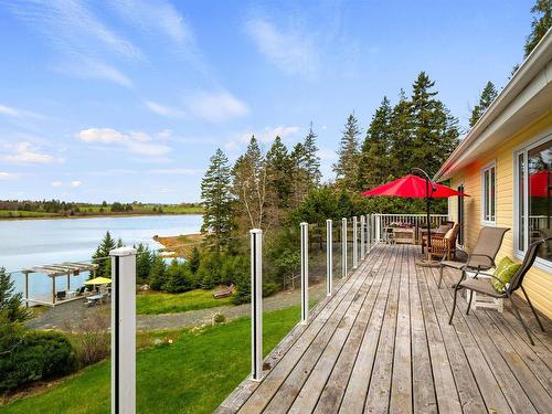 42 Goldfinch Lane, Heckmans Island, NS 