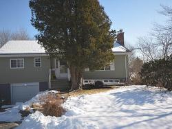 15 Iris Avenue  Herring Cove, NS B3R 1A7
