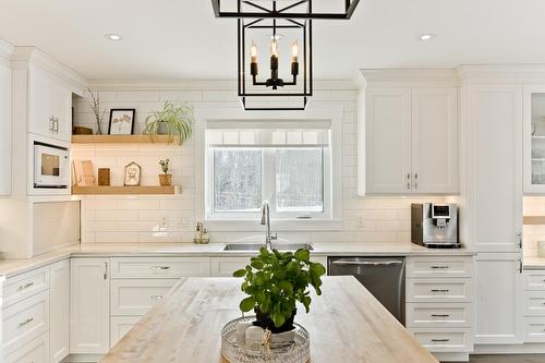 Kitchen - 6 Rue Armand, Compton, QC - Indoor Photo Showing Kitchen With Upgraded Kitchen