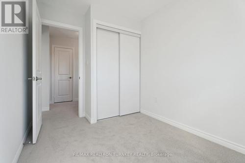 Closet and Large Window - 15 Ravenscraig Place, Innisfil, ON - Indoor Photo Showing Other Room