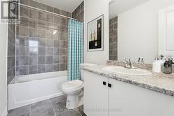 4pc Second Floor Bathroom (Virtually Staged) - 