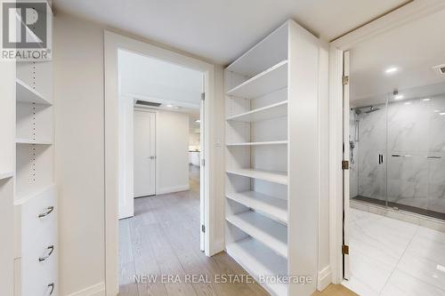 502 - 188 Spadina Avenue, Toronto, ON - Indoor With Storage