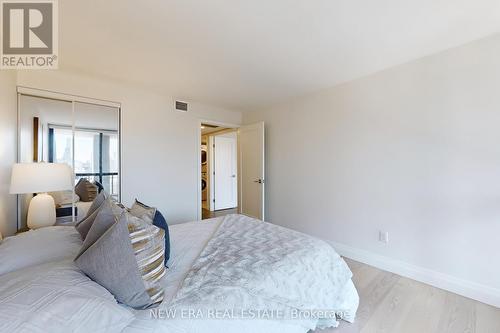 502 - 188 Spadina Avenue, Toronto, ON - Indoor Photo Showing Bedroom