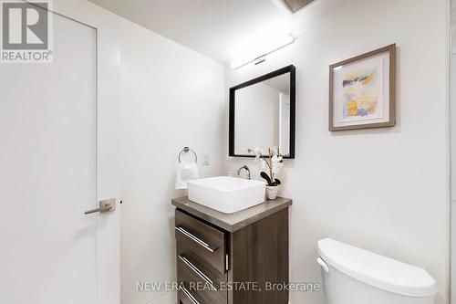 502 - 188 Spadina Avenue, Toronto, ON - Indoor Photo Showing Bathroom
