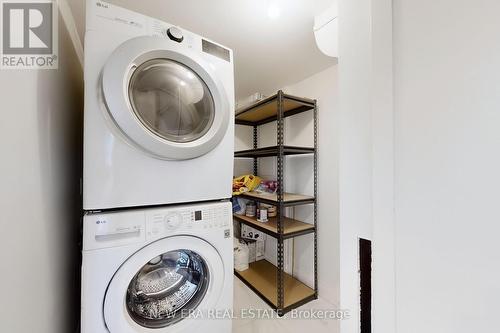 502 - 188 Spadina Avenue, Toronto, ON - Indoor Photo Showing Laundry Room