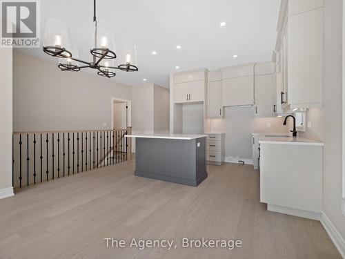 26 Austin Drive, Welland (West Welland), ON - Indoor Photo Showing Kitchen