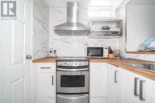 63 Echo Ridge Crescent, Vaughan, ON - Indoor Photo Showing Kitchen