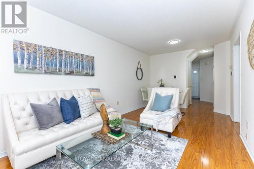 32 - 49 Goldenlight Circle, Brampton, ON - Indoor Photo Showing Living Room