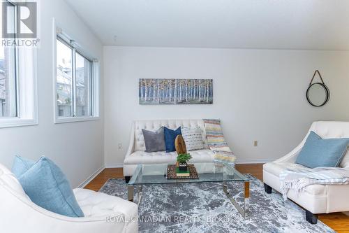 32 - 49 Goldenlight Circle, Brampton, ON - Indoor Photo Showing Living Room