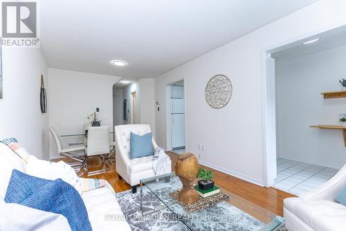 32 - 49 Goldenlight Circle, Brampton, ON - Indoor Photo Showing Living Room