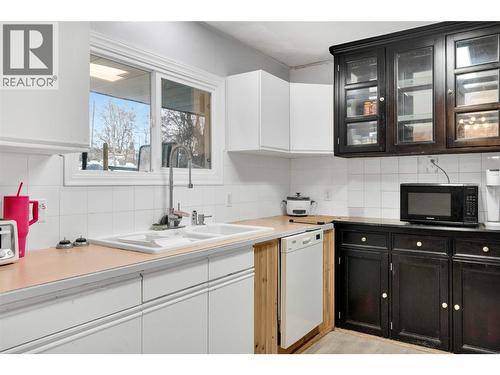 4010 Dodds Road, Armstrong, BC - Indoor Photo Showing Kitchen
