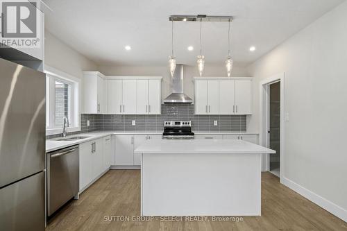 70 Royal Crescent, Southwold (Talbotville), ON - Indoor Photo Showing Kitchen With Upgraded Kitchen