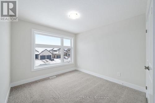 70 Royal Crescent, Southwold (Talbotville), ON - Indoor Photo Showing Other Room