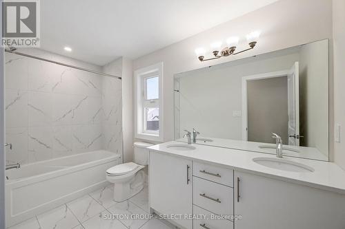 70 Royal Crescent, Southwold (Talbotville), ON - Indoor Photo Showing Bathroom