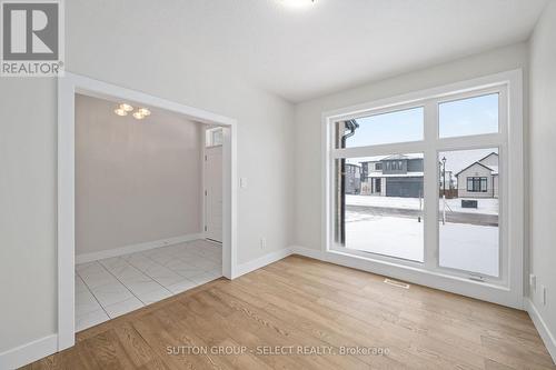 70 Royal Crescent, Southwold (Talbotville), ON - Indoor Photo Showing Other Room