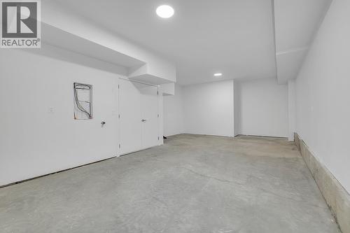 Photos may be of a similar home in the community - 5300 Main Street Unit# 121, Kelowna, BC - Indoor