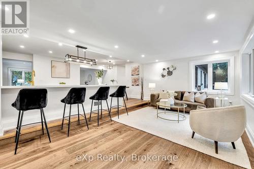 877 Kingsway Drive, Burlington (Lasalle), ON - Indoor