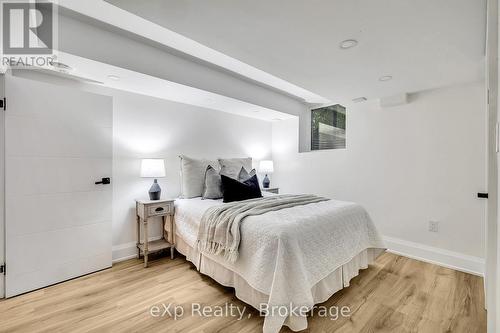 877 Kingsway Drive, Burlington (Lasalle), ON - Indoor Photo Showing Bedroom