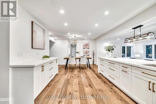877 Kingsway Drive, Burlington (Lasalle), ON - Indoor Photo Showing Kitchen