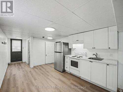 4306 East Avenue, Lincoln, ON - Indoor Photo Showing Kitchen