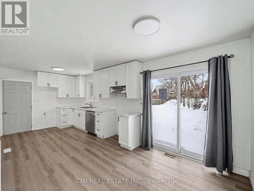 4306 East Avenue, Lincoln, ON - Indoor Photo Showing Kitchen