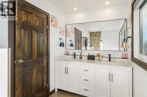 1315 Lake Michigan Crescent Se, Calgary, AB - Indoor