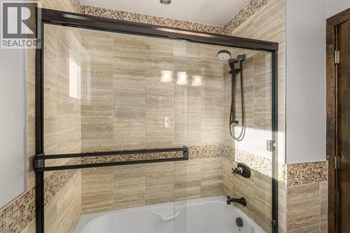 1315 Lake Michigan Crescent Se, Calgary, AB - Indoor Photo Showing Bathroom