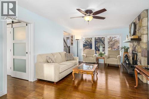 1315 Lake Michigan Crescent Se, Calgary, AB - Indoor Photo Showing Living Room