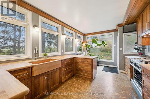 500 Watson Parkway S, Guelph (York/Watson Industrial Park), ON - Indoor Photo Showing Kitchen