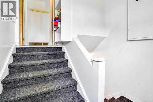 112 29 Avenue Nw, Calgary, AB - Indoor Photo Showing Other Room