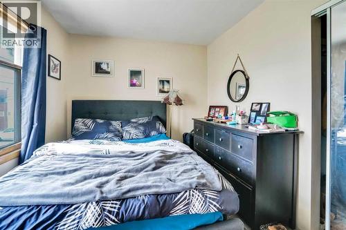 112 29 Avenue Nw, Calgary, AB - Indoor Photo Showing Bedroom