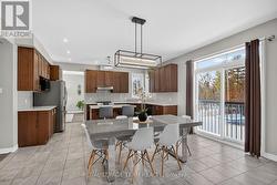 Plenty of space for a large family to dine - 