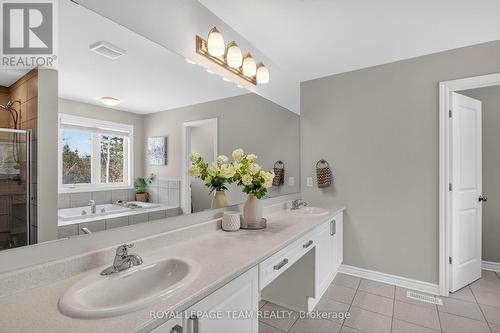 His n her vanity area - 204 Antler Court, Mississippi Mills, ON - Indoor Photo Showing Bathroom