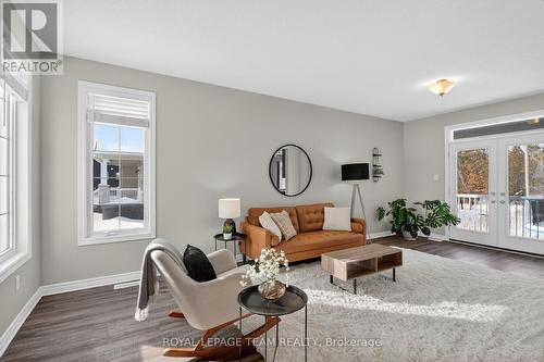 Formal livingrm could be set up as lvgrm & dinrm - 204 Antler Court, Mississippi Mills, ON - Indoor Photo Showing Living Room