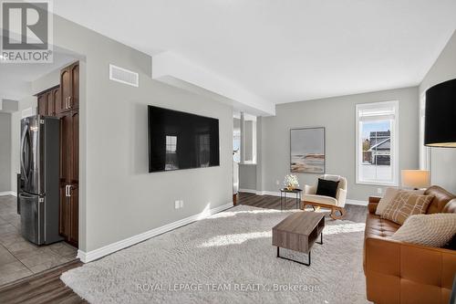 204 Antler Court, Mississippi Mills, ON - Indoor Photo Showing Living Room