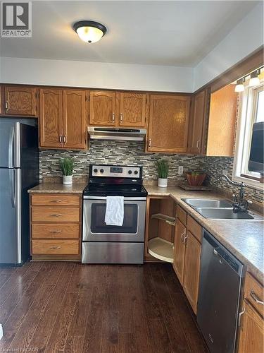 657 Grange Crescent, Waterloo, ON - Indoor Photo Showing Kitchen With Double Sink