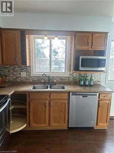 657 Grange Crescent, Waterloo, ON - Indoor Photo Showing Kitchen With Double Sink