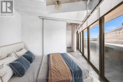 902 - 1201 Dundas Street E, Toronto, ON - Indoor Photo Showing Bedroom