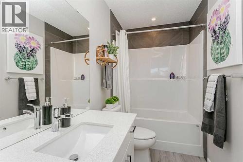 226 Heartwood Parade Se, Calgary, AB - Indoor Photo Showing Bathroom