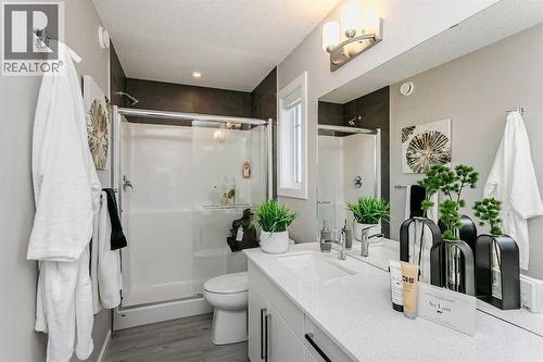 226 Heartwood Parade Se, Calgary, AB - Indoor Photo Showing Bathroom