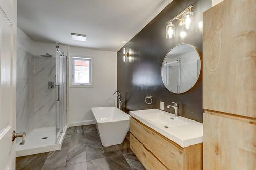 Bathroom - 1003 Rue Sandra, Saint-Jérôme, QC - Indoor Photo Showing Bathroom