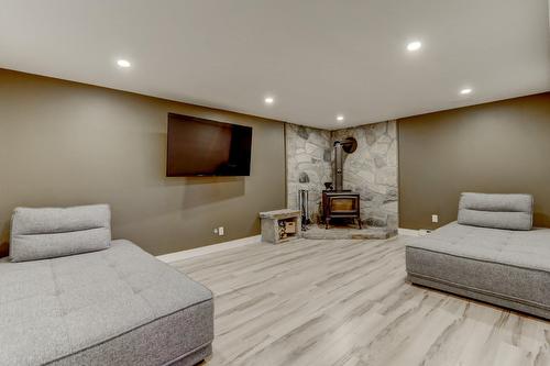 Living room - 1003 Rue Sandra, Saint-Jérôme, QC - Indoor Photo Showing Basement