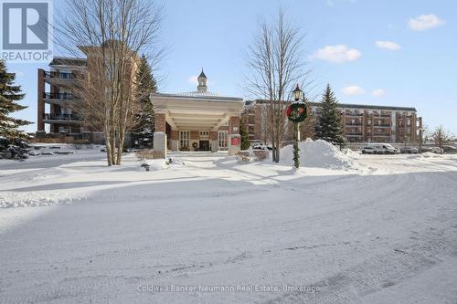 65 & 71 Bayberry Drive - Steps from Medical Centre - 202 - 65 Bayberry Drive, Guelph (Village By The Arboretum), ON - Outdoor