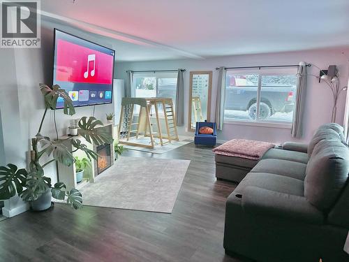 51 Hays Vale Drive, Prince Rupert, BC - Indoor Photo Showing Living Room